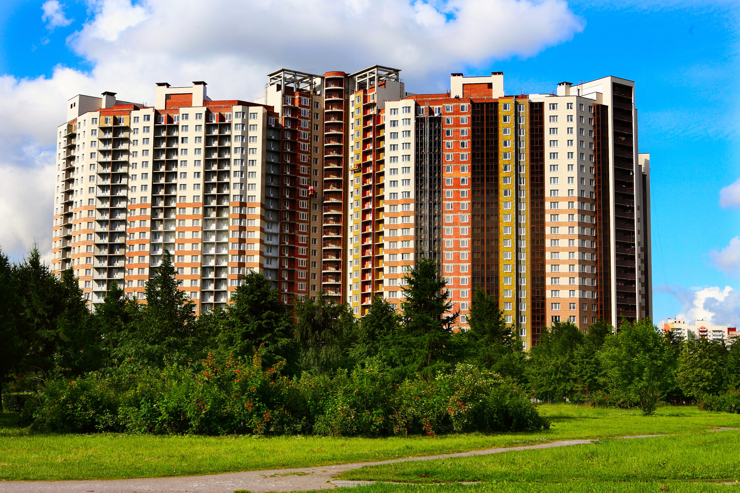 Петербургские застройщики стали снижать высотность новостроек - АБН 24