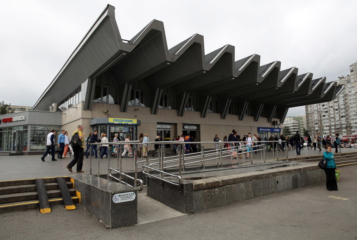 Метро пионерская открыли