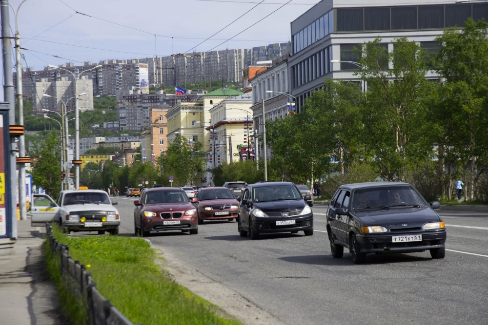 9 округ мурманск. Города Республики. Мурманск фото. Новости Мурманска. Мурманск автомобили на дороге.