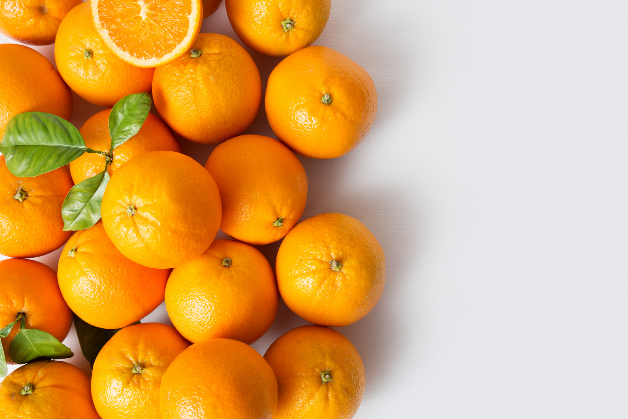Почему мандарин оранжевый. Апельсин. Какого цвета апельсин?. Витамины апельсина опасные. 45 Тон мандаринов.