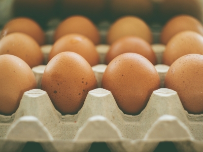 Калининградцы в пасхальную неделю смогут купить яйца по сниженной цене