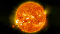 Сильнейшая декабрьская вспышка произошла на Солнце - Фото