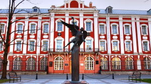 СПбГУ обновит портретную галерею в Петергофе за 22 млн рублей