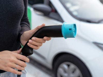 Мосгортранс потратит 50 млн рублей на зарядные станции для электромобилей