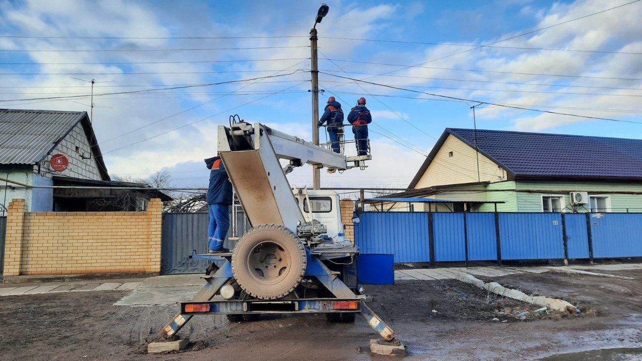 Россети Юг» восстановили электричество в 13 населенных пунктах Астраханской  области - АБН 24