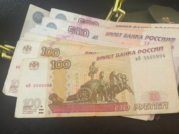 Сборы в школу опустошают кошелек: часть расходов могут взять на себя власти - Фото