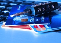 Центробанк ужесточил контроль за наличными операциями - Фото