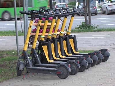 В Екатеринбурге самокатчиков выгонят из людных парков и с главной улицы