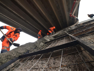 В Мурманской области продолжается ремонт моста через Большую Печенгу