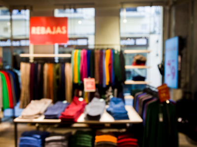 Пропасть высоких цен: почему российские марки одежды не нужны покупателю