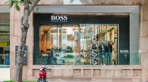 Hugo Boss продаст бизнес в России АО «Стокманн» - Фото