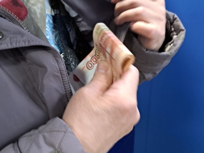 Пенсионер из Астрахани заплатил мошенникам 4 млн за «продление тарифа»