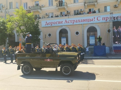 Как в Астрахани прошел парад: кадры с площади Ленина 