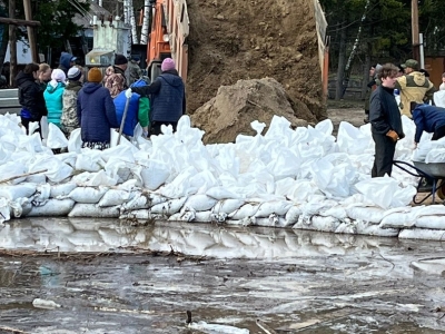 Из-за паводка ограничили движение транспорта в Тевризском районе