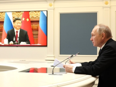 Benzinga: США заподозрили неладное, Путин угадал с распродажей КНР американского госдолга