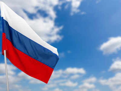 Во Всеволожске развернули гигантский флаг площадью 2025 квадратов