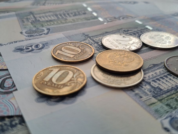Разница между средними зарплатами в регионах достигла 182 тыс. рублей - Фото