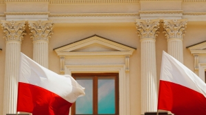 Консульский обрыв: Песков заявил о полной деградации отношений с Польшей - Фото