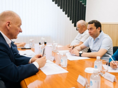 Глава ЗАТО Видяево отчитался губернатору о ходе реализации программы реновации