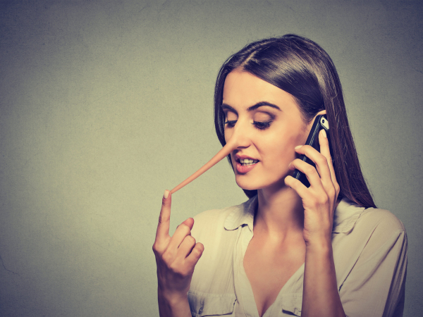 Новая схема обмана: зачем мошенники звонят в банки - Фото