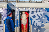 Праздничный поезд Деда Мороза начал путешествие по городам РФ - Фото