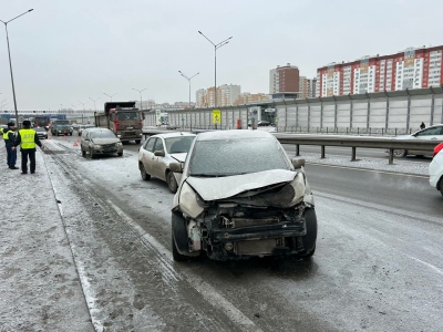 На выезде из Тюмени столкнулись пять автомобилей