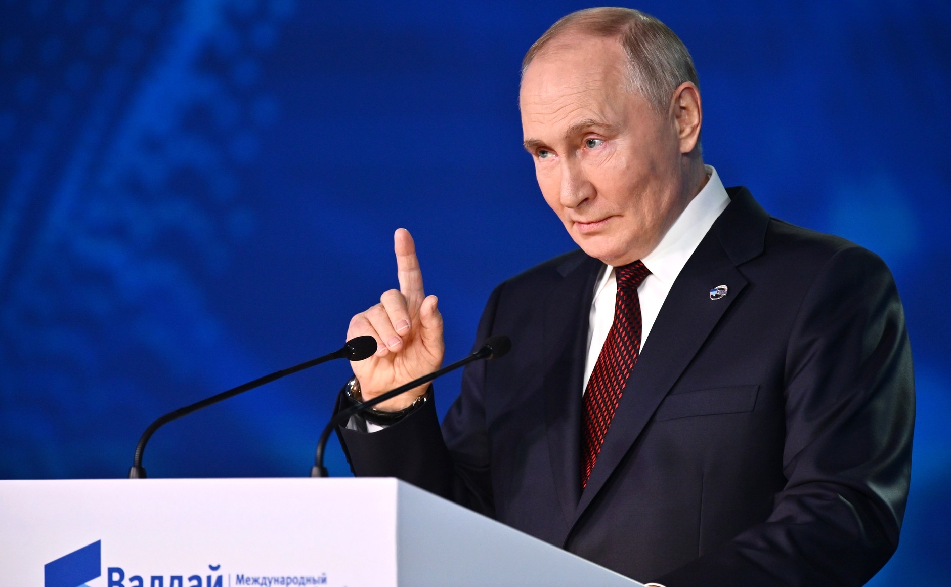 https://cdn.abnews.ru/storage/wp-content/uploads/2024/11/putin-valdaj-2.jpg__0_0x0.jpg