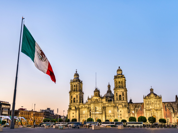 В Мексике вспыхнули массовые беспорядки после убийства наркобарона - Фото