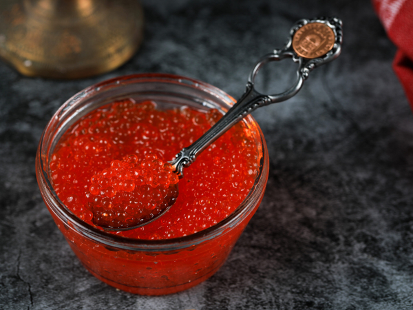 В России цена красной икры выросла на 33% за год - Фото