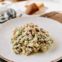 Старый «Оливье» отменяется: какие блюда россиянам приготовить на Новый год