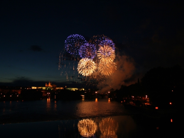 Череда происшествий с пиротехникой: пострадали дети и взрослые в нескольких регионах РФ - Фото