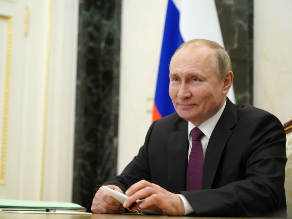 Владимир Путин традиционно принял участие в праздновании Крещения - Фото