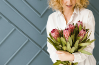 В России резко подорожали букеты перед 8 марта - Фото