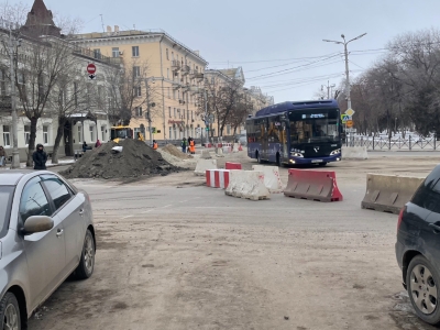 Ливневую канализацию в Астрахани на площади Ленина ремонтируют по новой технологии