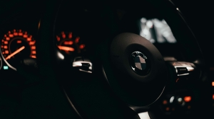 Иллюзия дефицита и кризис: почему цены на авто в России продолжают расти