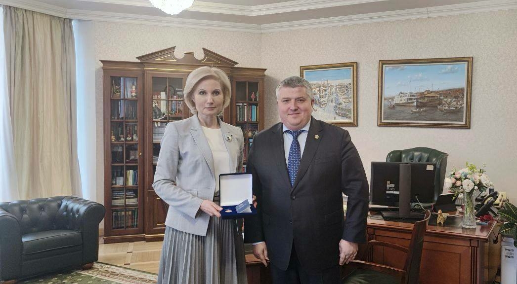 В лице первого заместителя. В лице первого заместителя
