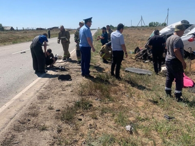 Лобовое столкновение в Астраханской области унесло три жизни