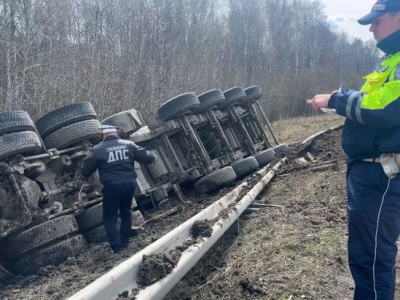 Из-за аварии на трассе в Екатеринбург — Тюмень образовалась пробка