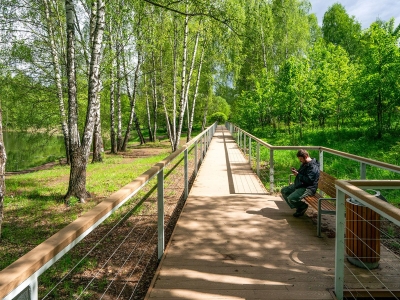 В парке «Москворецкий» обновили прогулочные тропы