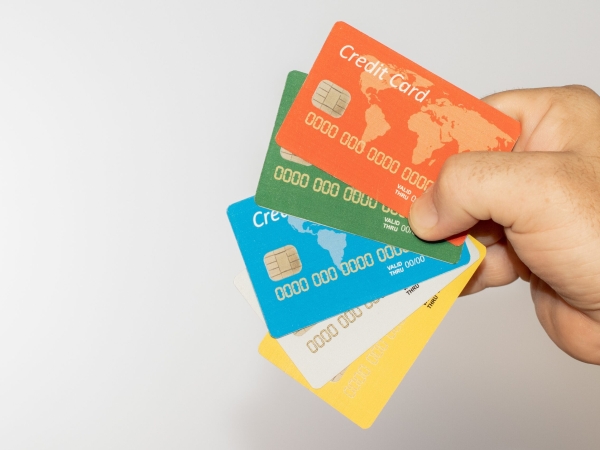 Центробанк создаст единую базу банковских карт всех россиян - Фото