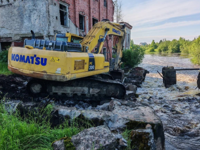 Плотину под Выборгом начали сносить вода временно поднимется