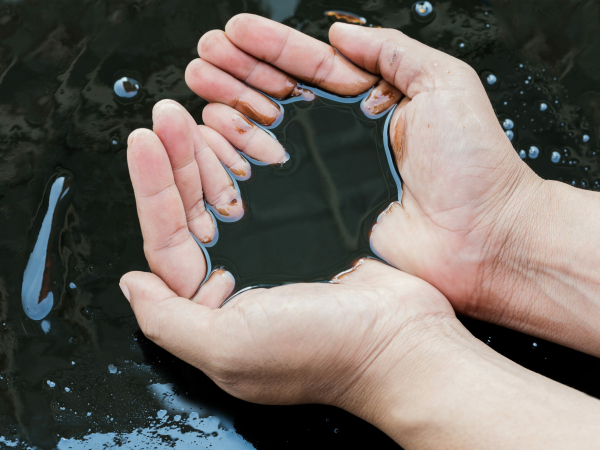 Военная операция против Ирана обрушила мировой рынок нефти - Фото