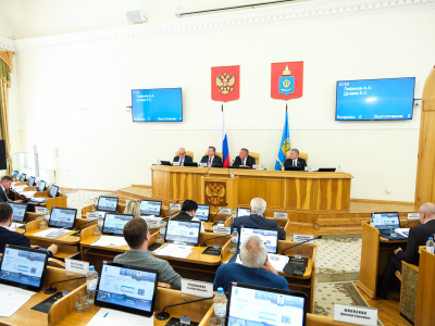 Астраханские депутаты рассмотрели сводный годовой доклад об оценке эффективности государственных программ в регионе
