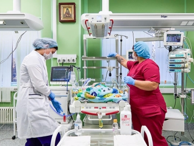 Московские врачи выходили новорожденного весом 415 граммов