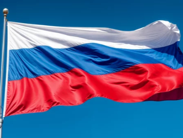 Самый большой в Поволжье флаг России возвысился над Астраханью