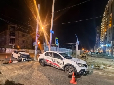 В ночной аварии на улице Трофимова пострадал 17-летний астраханец