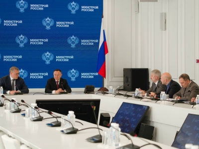 Игорь Бабушкин поблагодарил астраханских строителей за преданность делу и труд