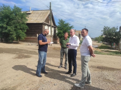Игорь Седов взял под личный контроль проблему уличного освещения в Трусовском районе