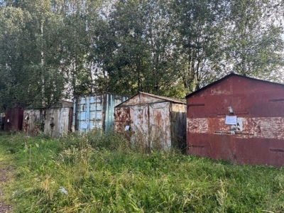 В Выборге продолжается демонтаж неправомерно установленных объектов
