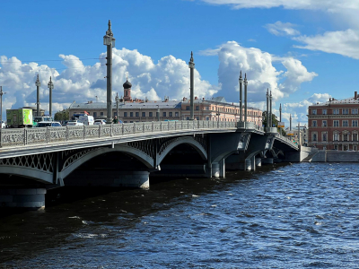 В Петербурге ремонт Благовещенского моста выполнен на 45%